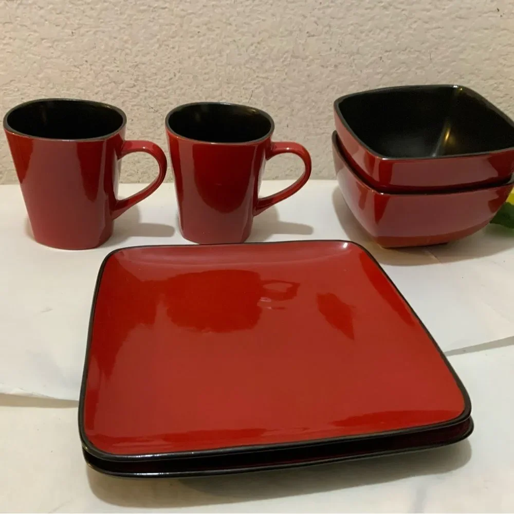 Home Trends Rave Red 2 dinner plates 2 Square Bowls 2 mugs set of 6 G19